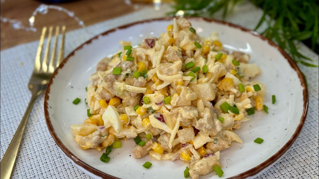 Hit każdej imprezy! 🥗 Ta sałatka znika pierwsza ze stołu!