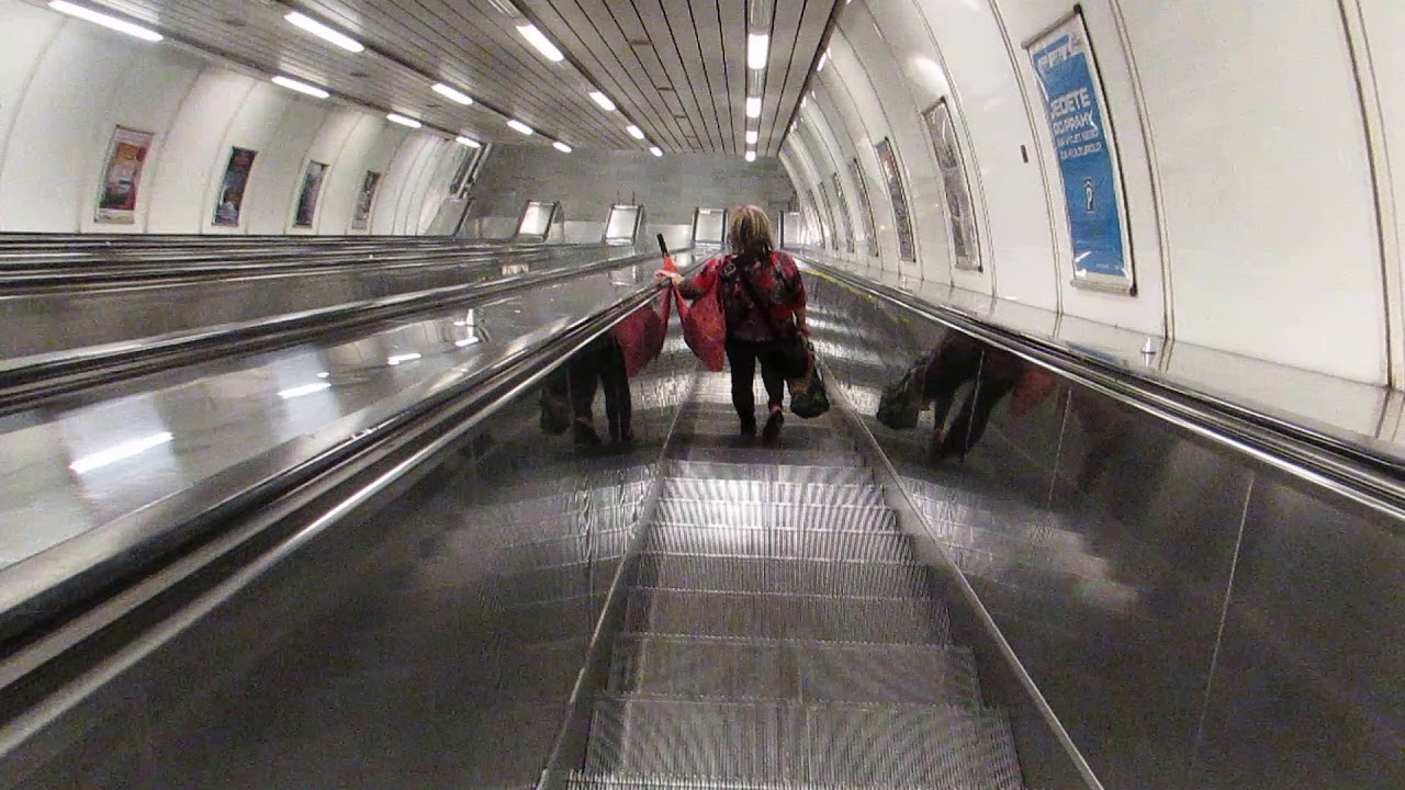 Muzeum station - Ride in Prague Metro (Pražské metro) (line C, line A)  - 12.07.2018