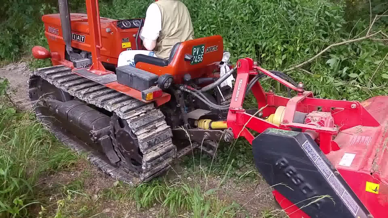 pulizia estiva  con  trattore fiat 505c e  trincia RESCIA 44 MANDASCO PV1