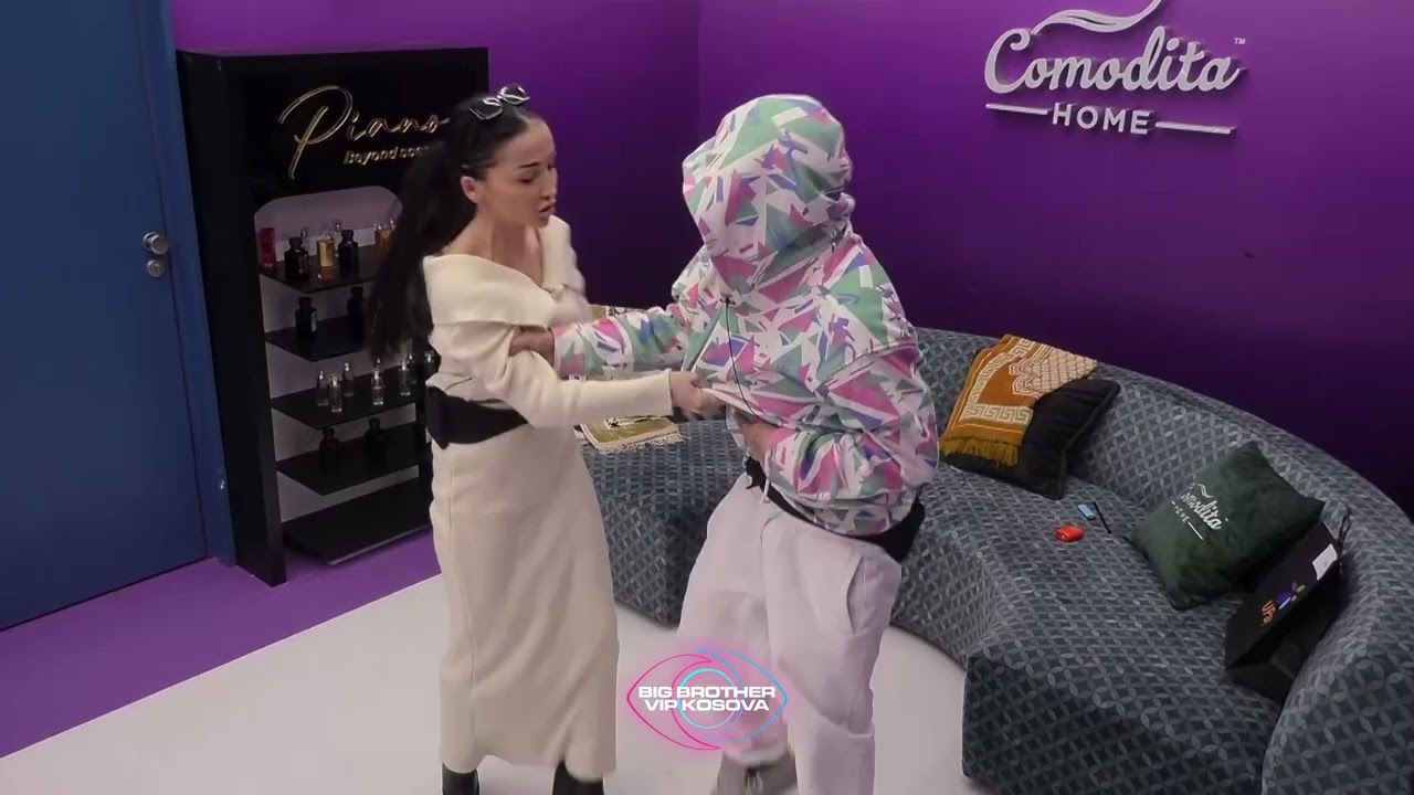 Xheneta tentoi të merrte cigaret nga Gjestin me dhunë në make-up room!