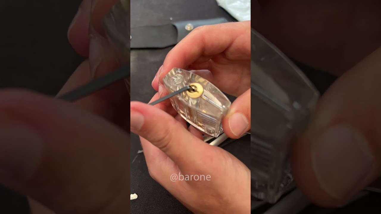 Como abrir um cadeado sem &agrave;s chaves em menos de 1 minuto 🔐