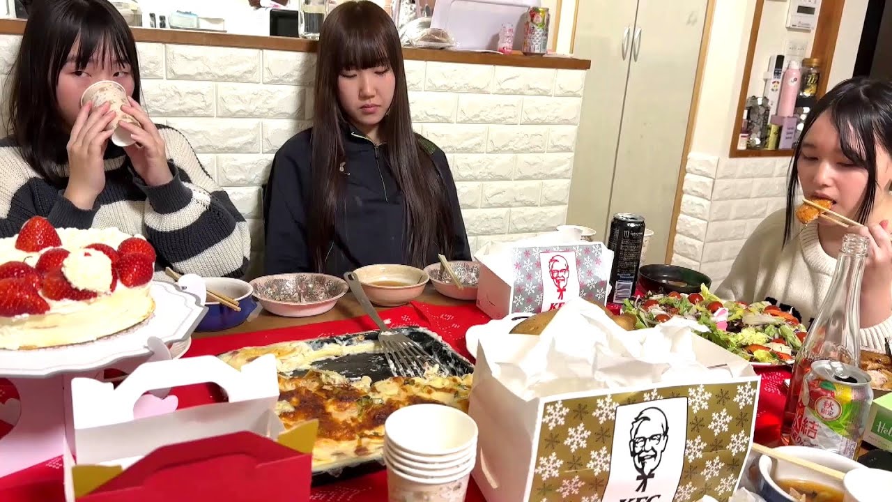 家族揃って最後のクリスマス？三姉妹