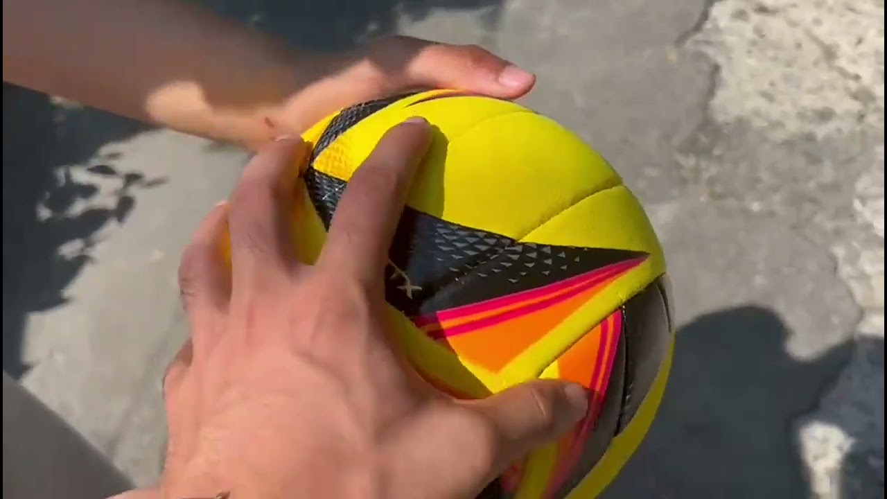 Обзор и характеристики волейбольного мяча Wilson AVP OPTX Replica