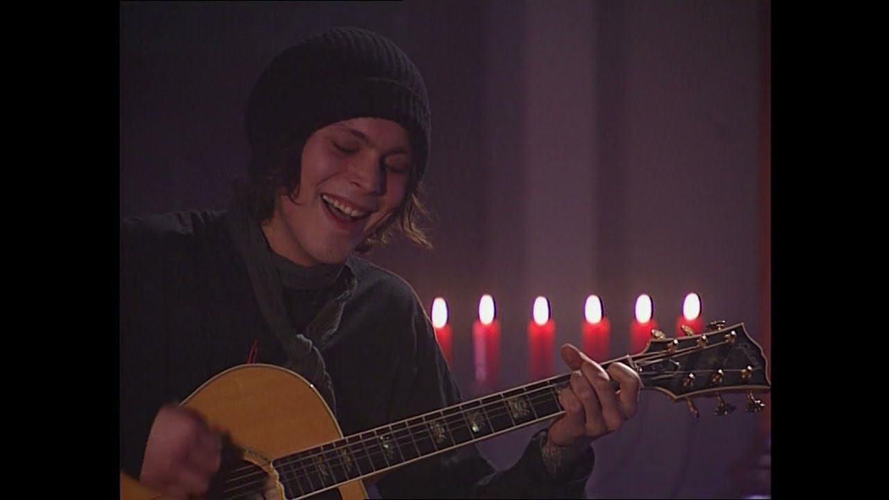 Ville Valo at Schattenreich, March 2003 (Interview & Acoustic Performance) [50fps]