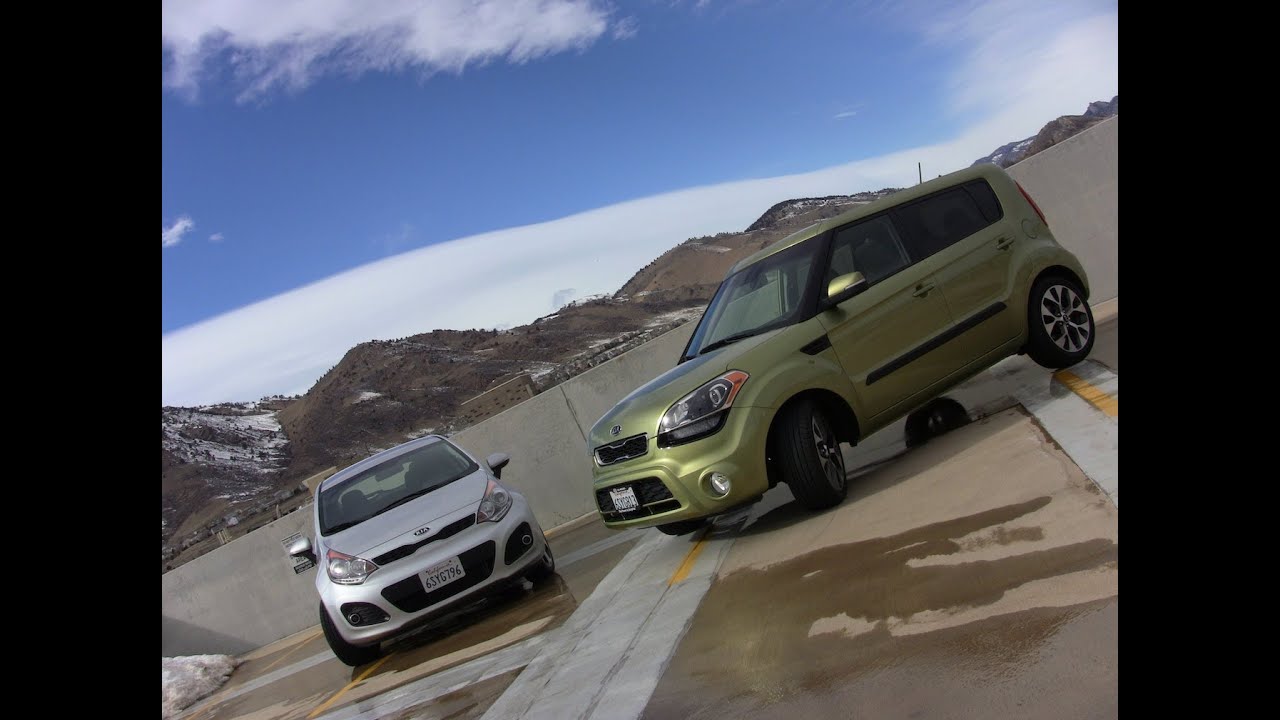 2012 KIA Soul vs Rio Drive & Mashup Review
