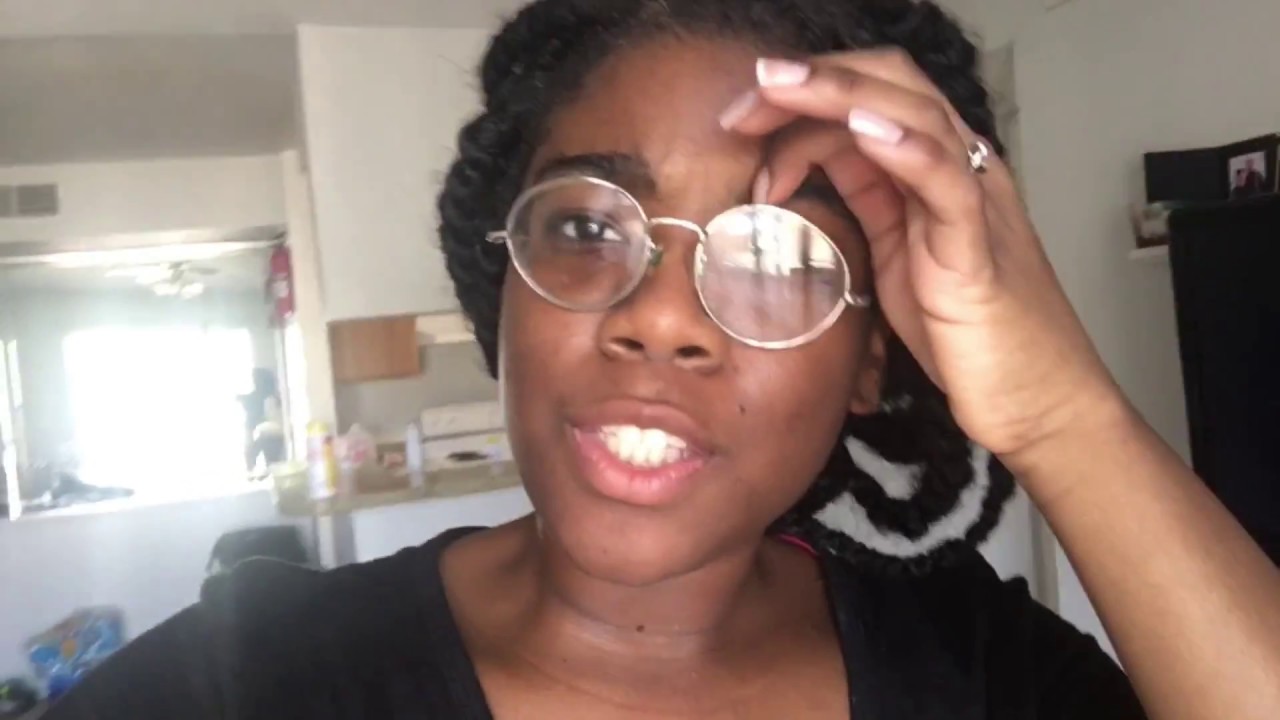 Vlog 44 | Aunt Flo Finally Paid A Visit + Mini Apartment Tour