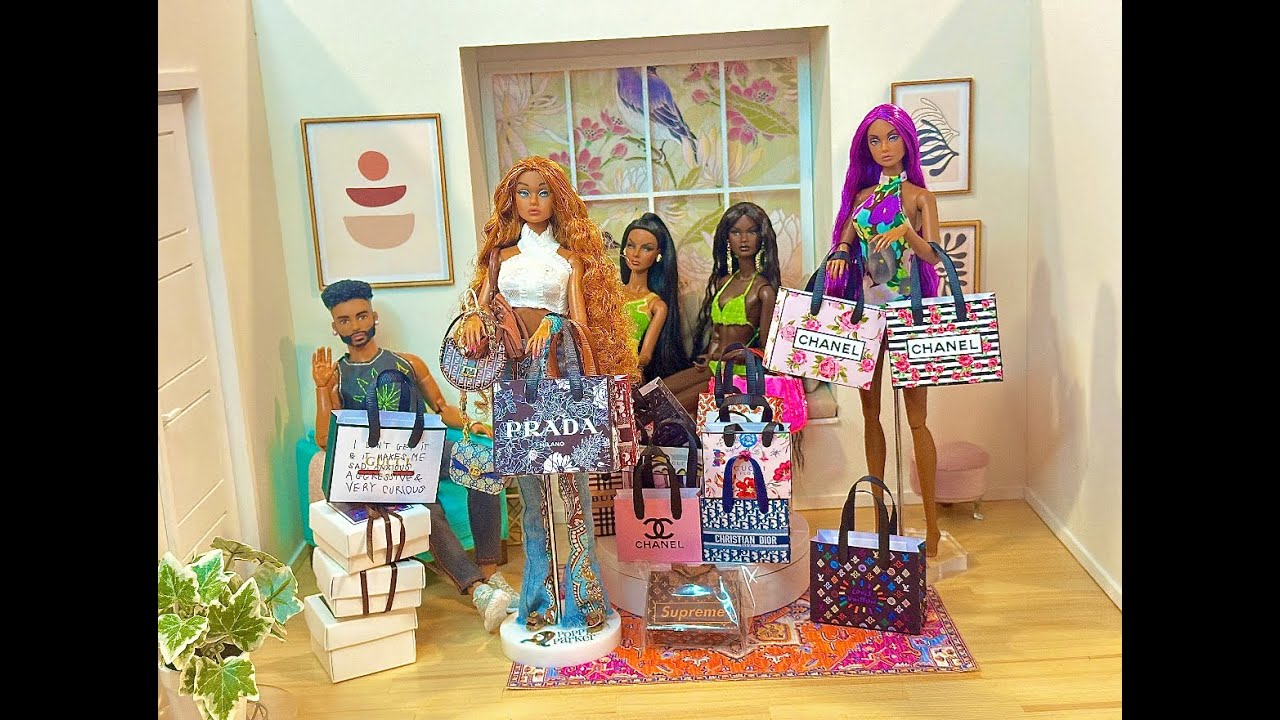 Fashion Doll Finds + Barbie Diorama Update (Mini Doll Purse Haul) 🎀
