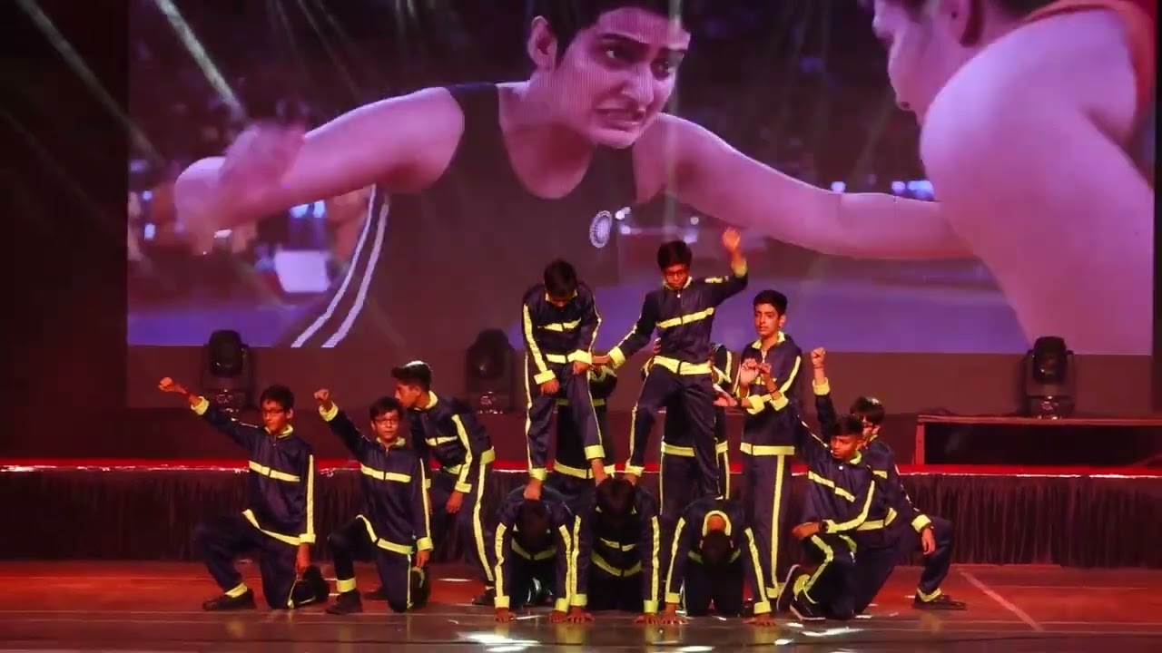 The fusion of sports and dance-Groove and move, students of 8th Mahavidya in Cinema Ki Dastan-Day 1