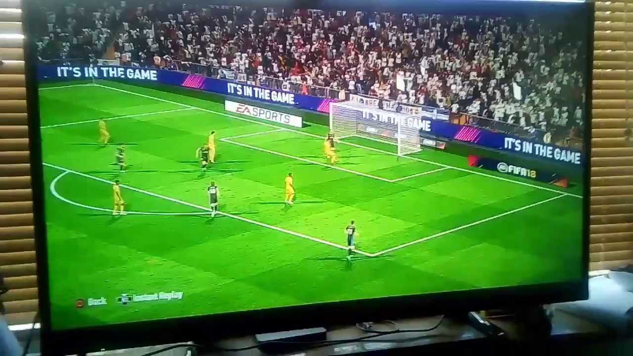 CHIP SHOTS ARE OP!!! FIFA 18 DEMO **FIFA 18 GAMEPLAY**