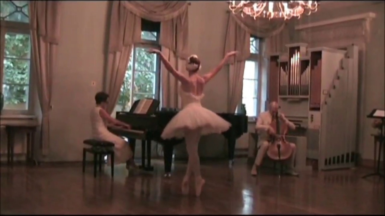 Kaie Kõrb dances "The Dying Swan" in 2010