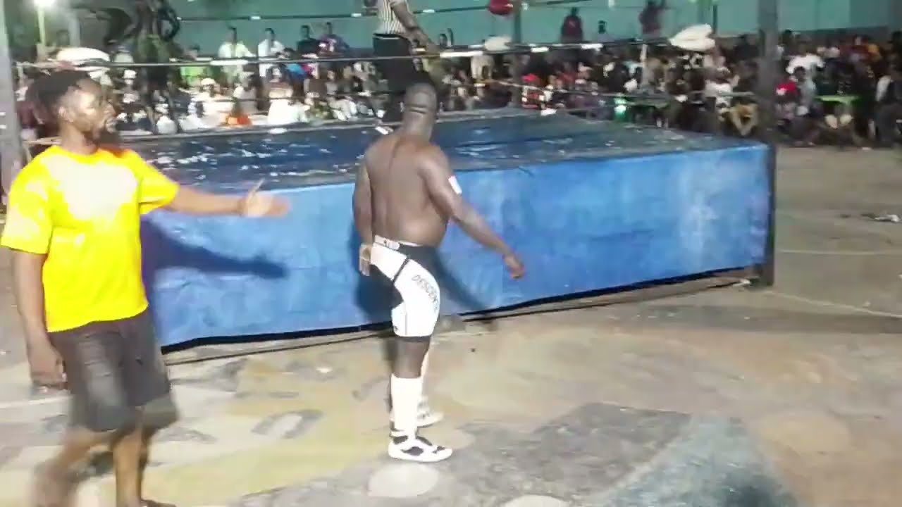 LOLA POSTOLO VS SAMY MUNSOSO