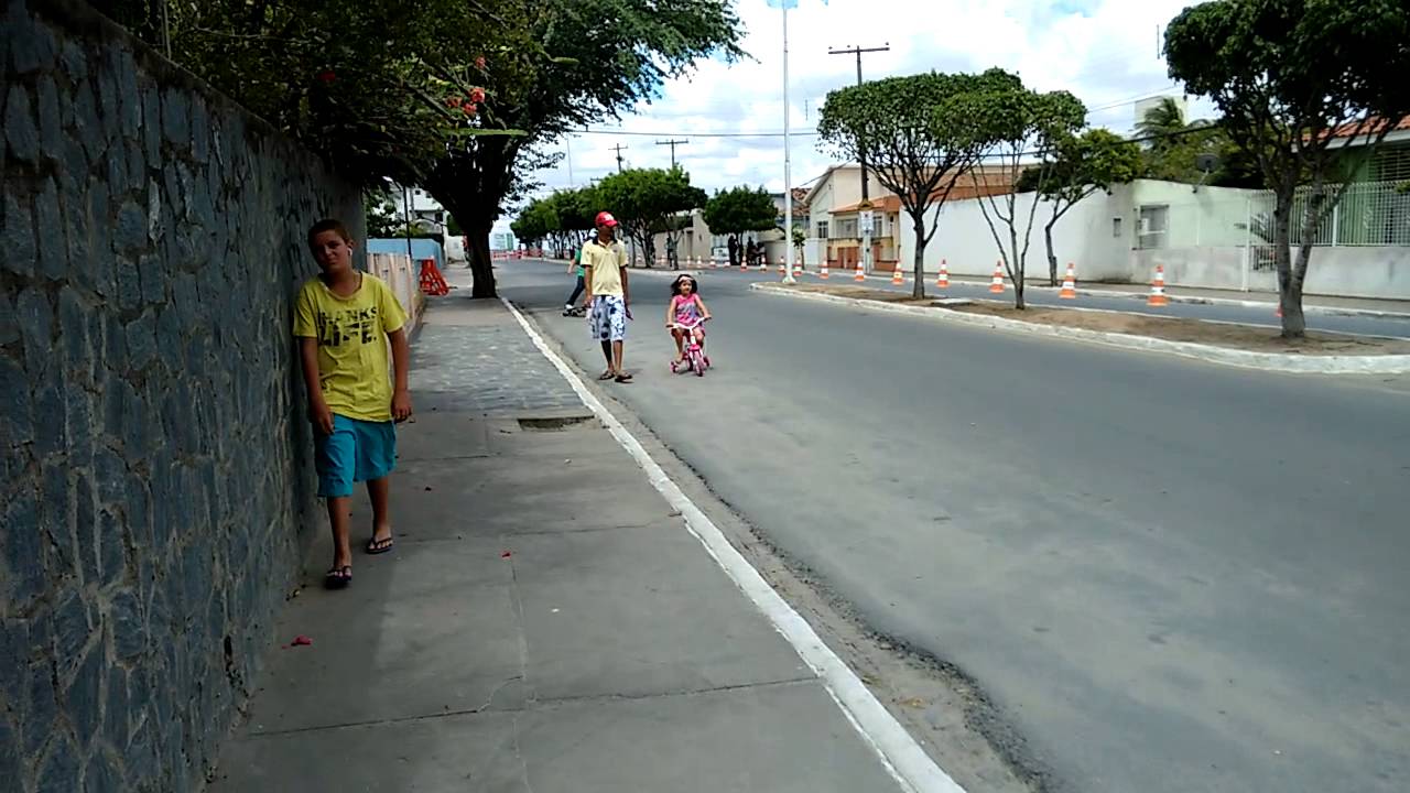 Como dar slide no long board.