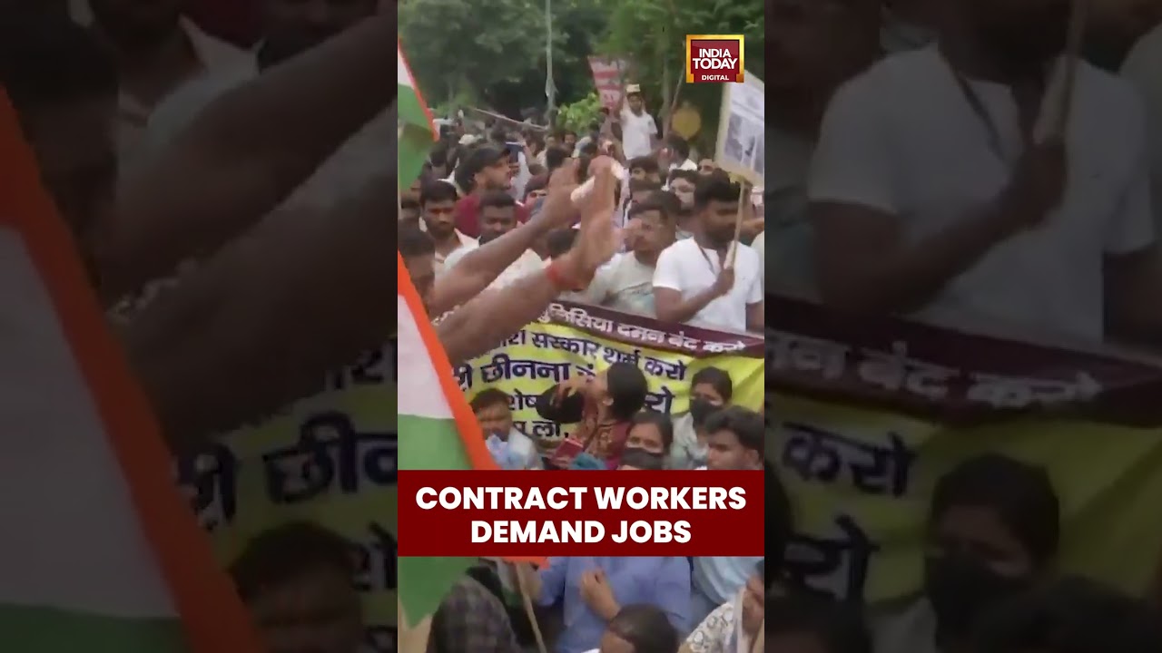#ContractualRevenueWorkers #Protest Outside #BJPOffice in #Patna, Demand #PermanentEmployment
