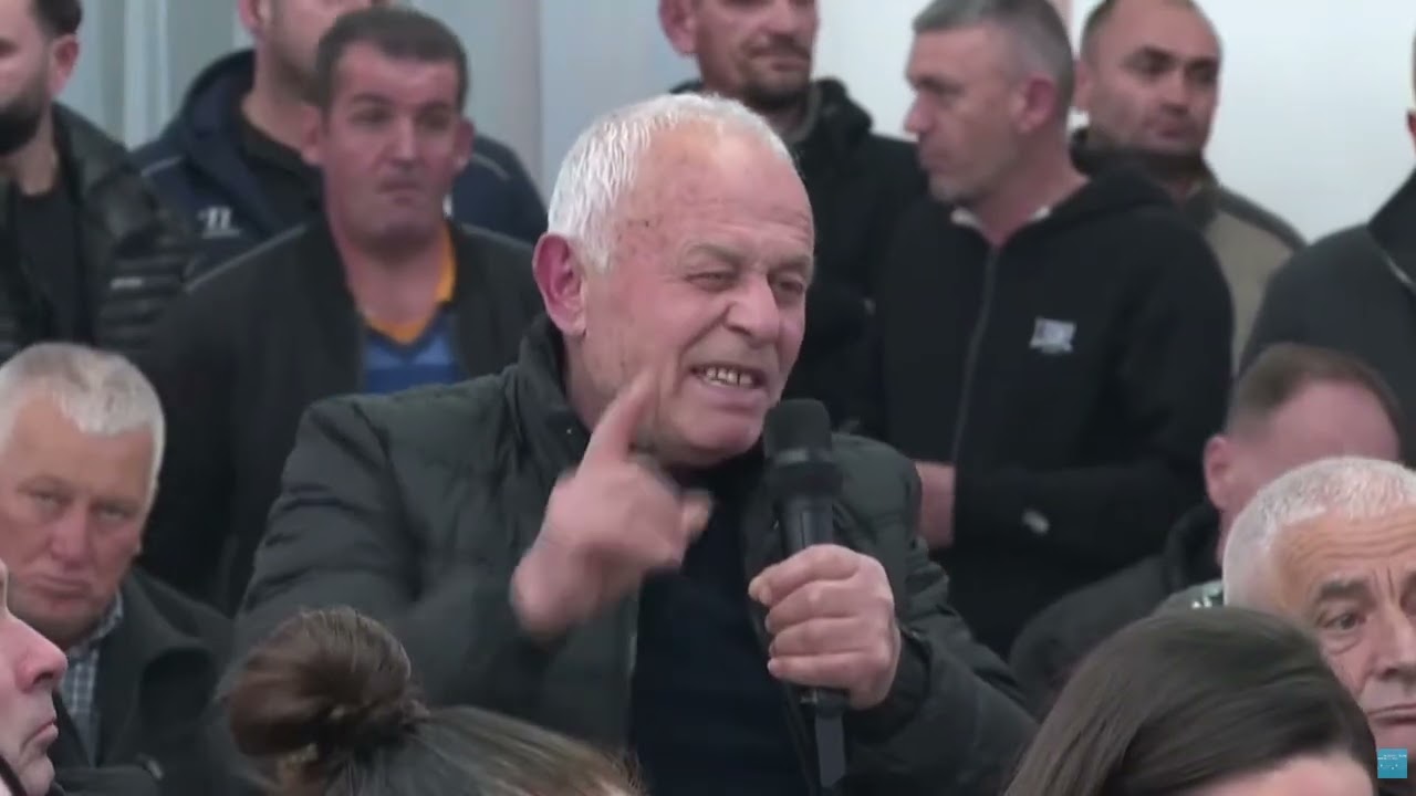 Top Channel/ Demokrati elozhe për Berishën: Jeni i pamposhtur, ju jeni Miterani, Helmut Kohl...
