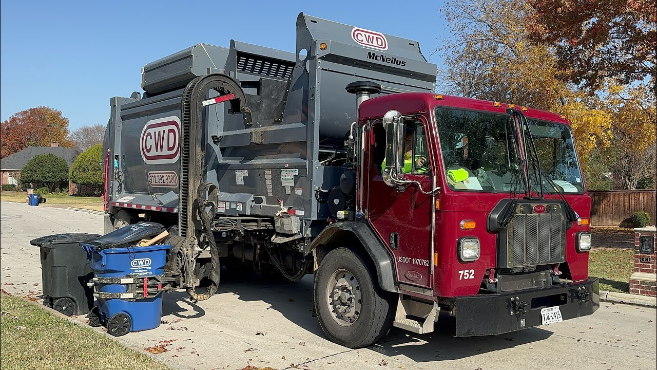 Community Waste Disposal: Brand New Peterbilt 520 McNeilus ZR Garbage Truck