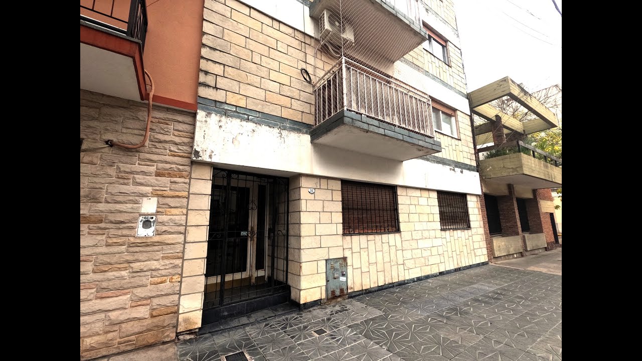 CARACAS 712 - Departamento tipo casa en alquiler en Flores