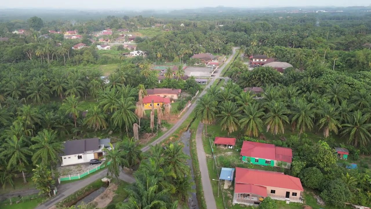 Bird&rsquo;s Eye View: A Serene Journey Over Kg Air Molek
