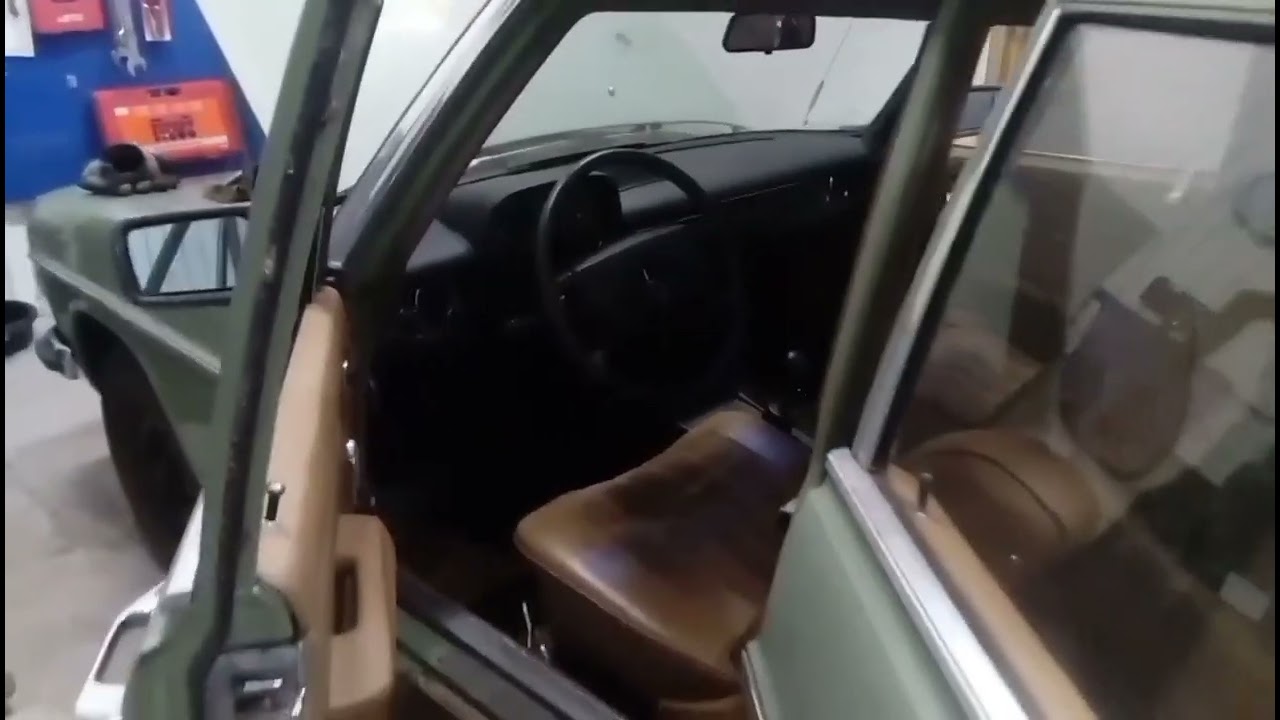 Mercedes W115 projekt #1