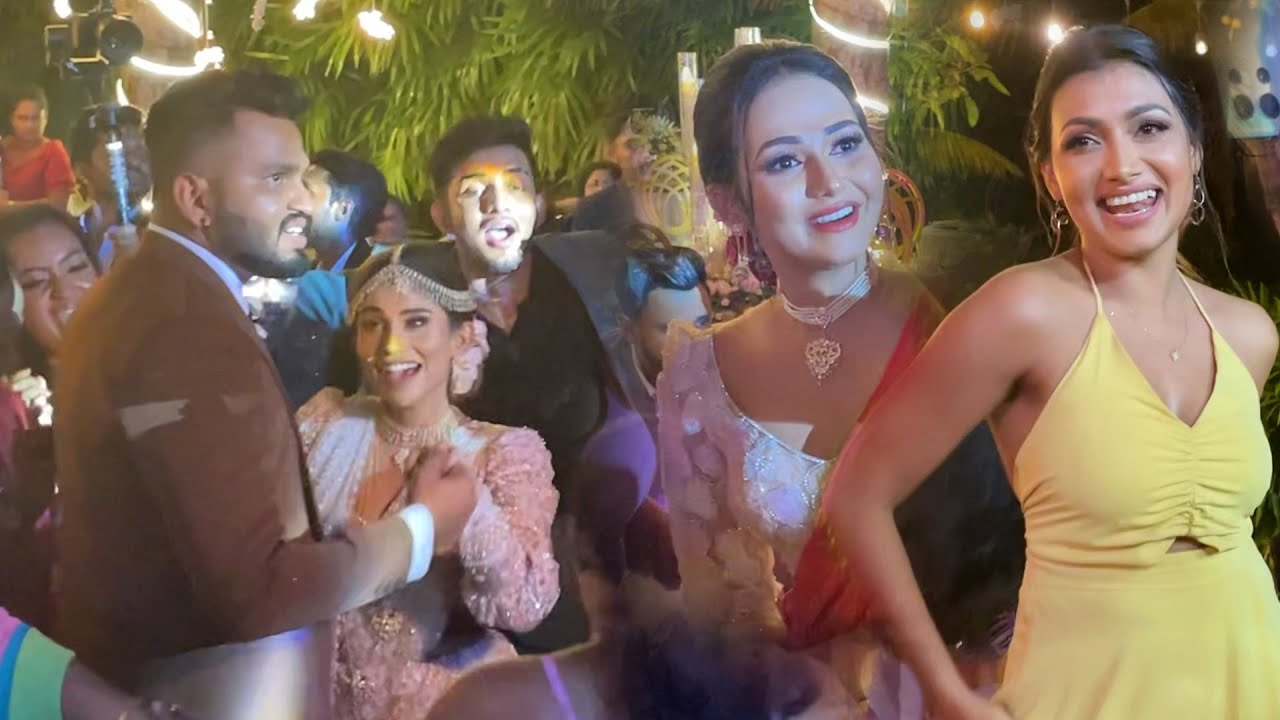 දිල්කිගේ වෙඩින් එකට ආපු කලාතරු හැමෝම ඉස්සරහා දාපු ඩාන්ස් එක..😍❤️ Dilki Uresha's Weddings