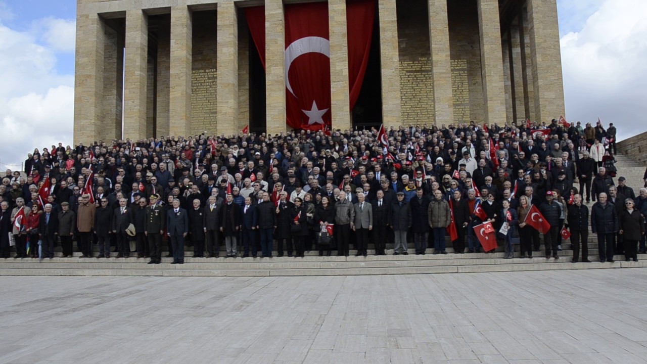 Emekli subaylardan Atatürk’e saygı 