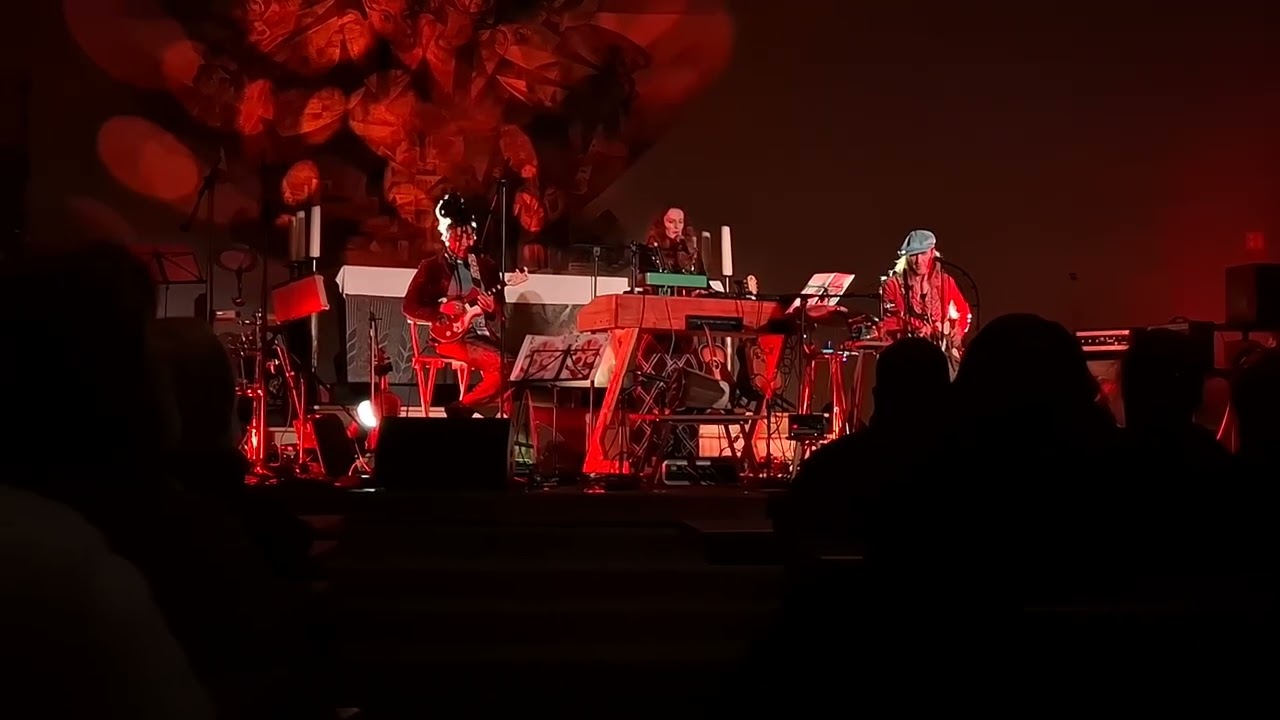 Stef Kamil Carlens & The Poem