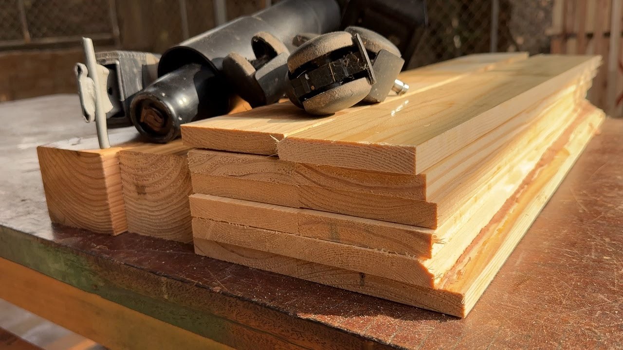 Transforming Wood Pallets into Exquisite Office Furniture: You Don't Want to Miss It