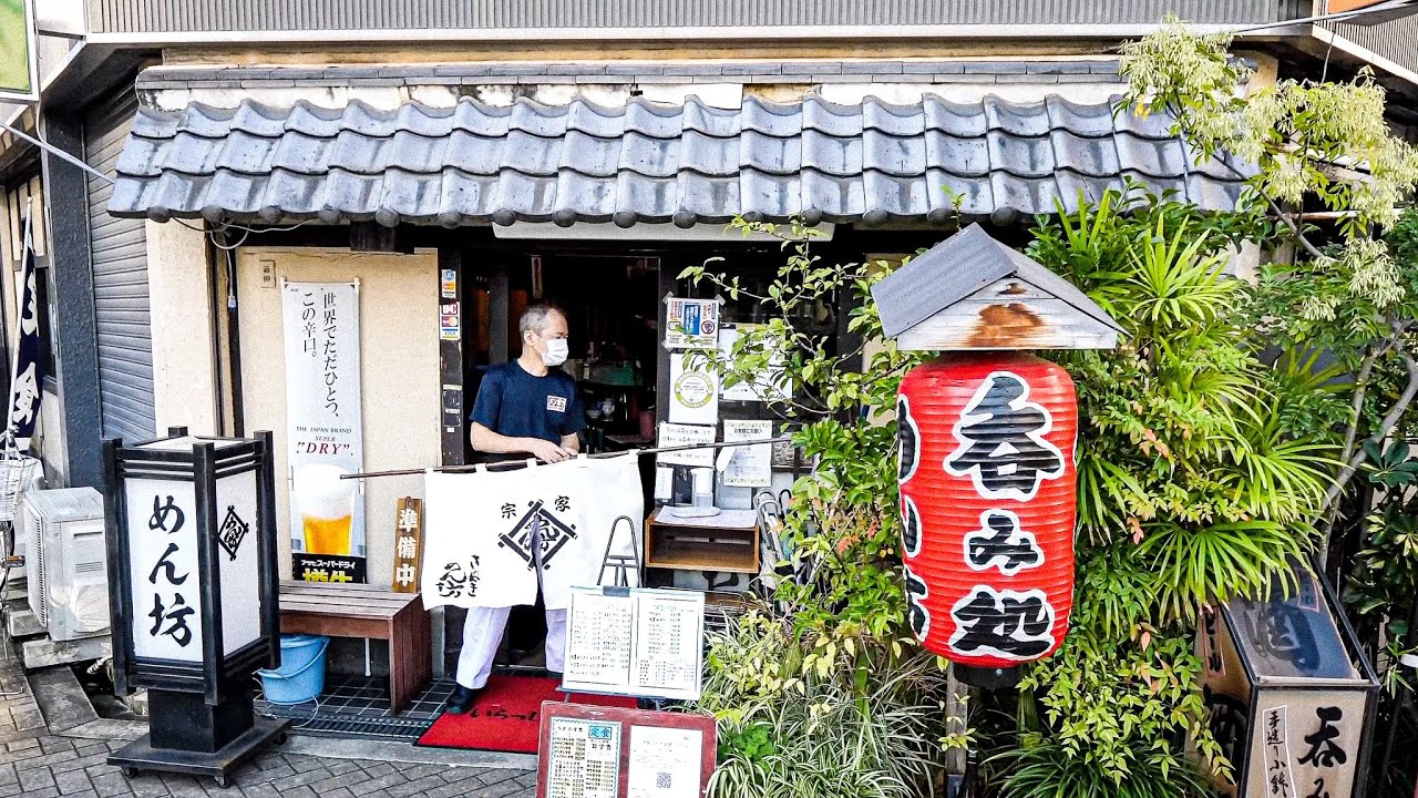 信じられない超絶どんぶりラッシュ！驚異的な注文量を華麗に回す素朴な大衆うどん店に密着丨Udon Restaurant's Ultimate Egg Rice Bowl