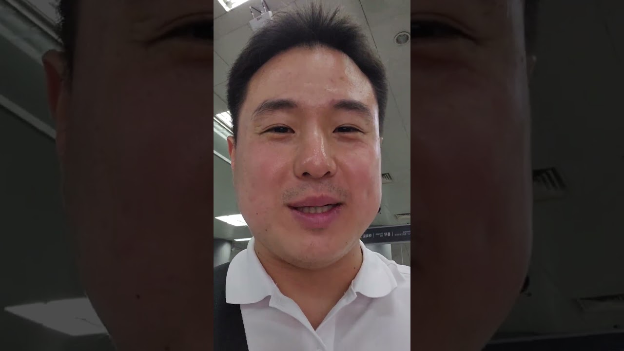 Japanese couple guide gimpo airline to Seoul station 한국에 관광오신 일본커플 리쿠상을 김포공항에서 서울역까지 바래다드리기 미션