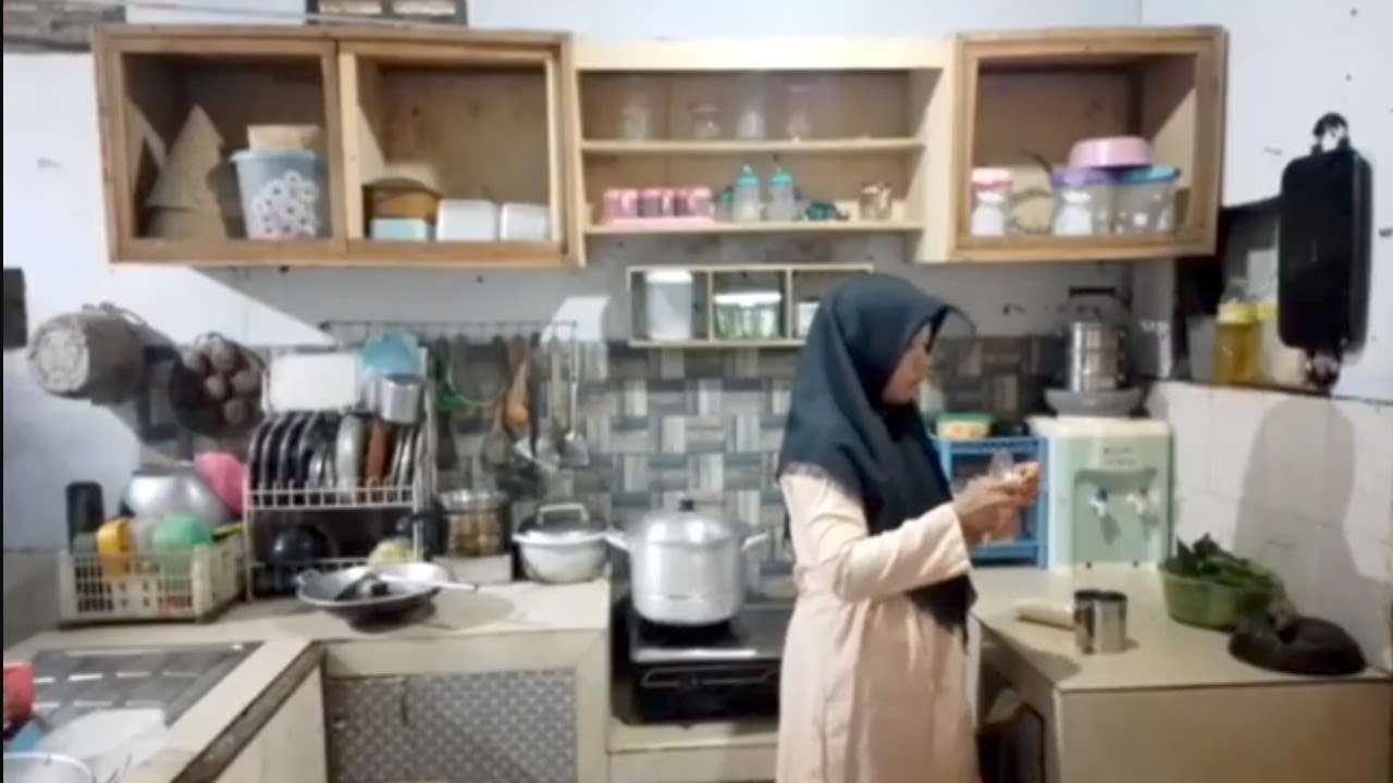 Daily Vlog,menyapu halaman rumah dan ruang tamu
