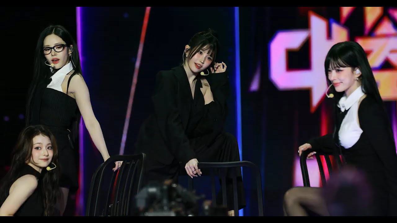 [4K] 짧은치마 - fromis_9(프로미스나인) 송하영 fancam 251219 가요대축제