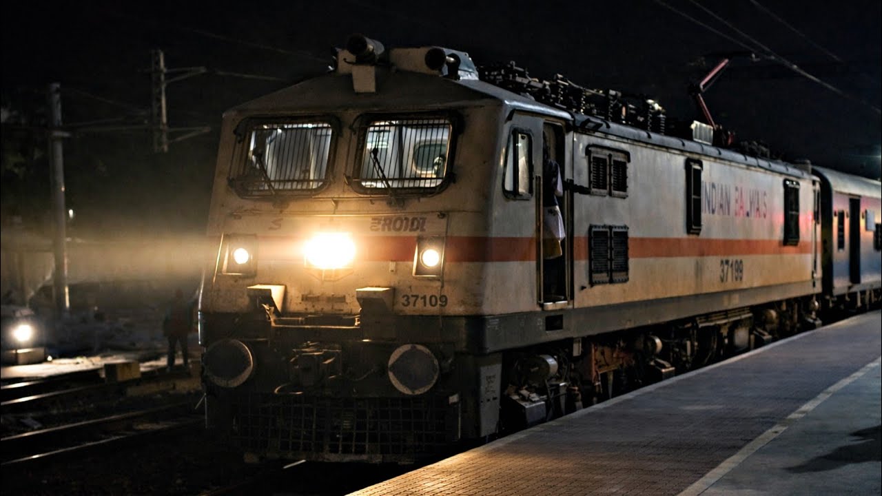 RAKE REVERSAL | KACHEGUDA To MADURAI Weekly Express | Parallel Departure With Nilgiri Express | 4K