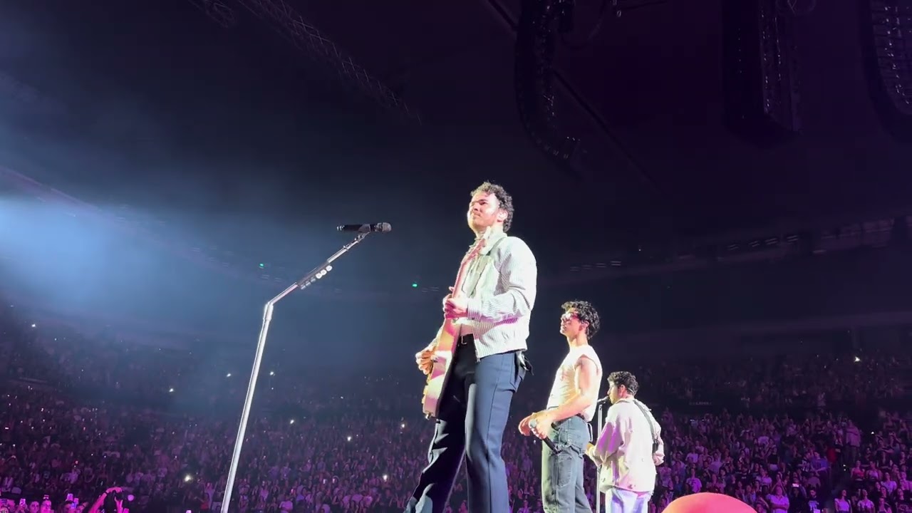 Jonas Brothers - Love Bug - Melbourne, Australia