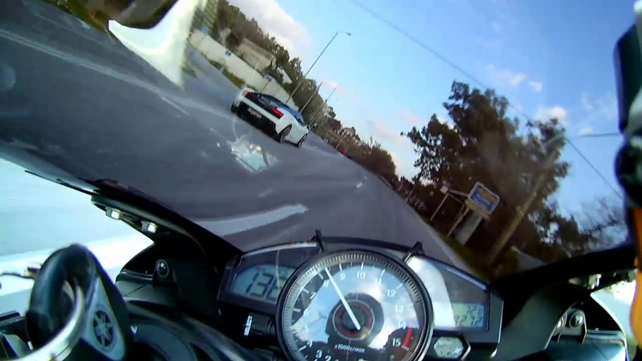 Lamborghini vs yamaha R1