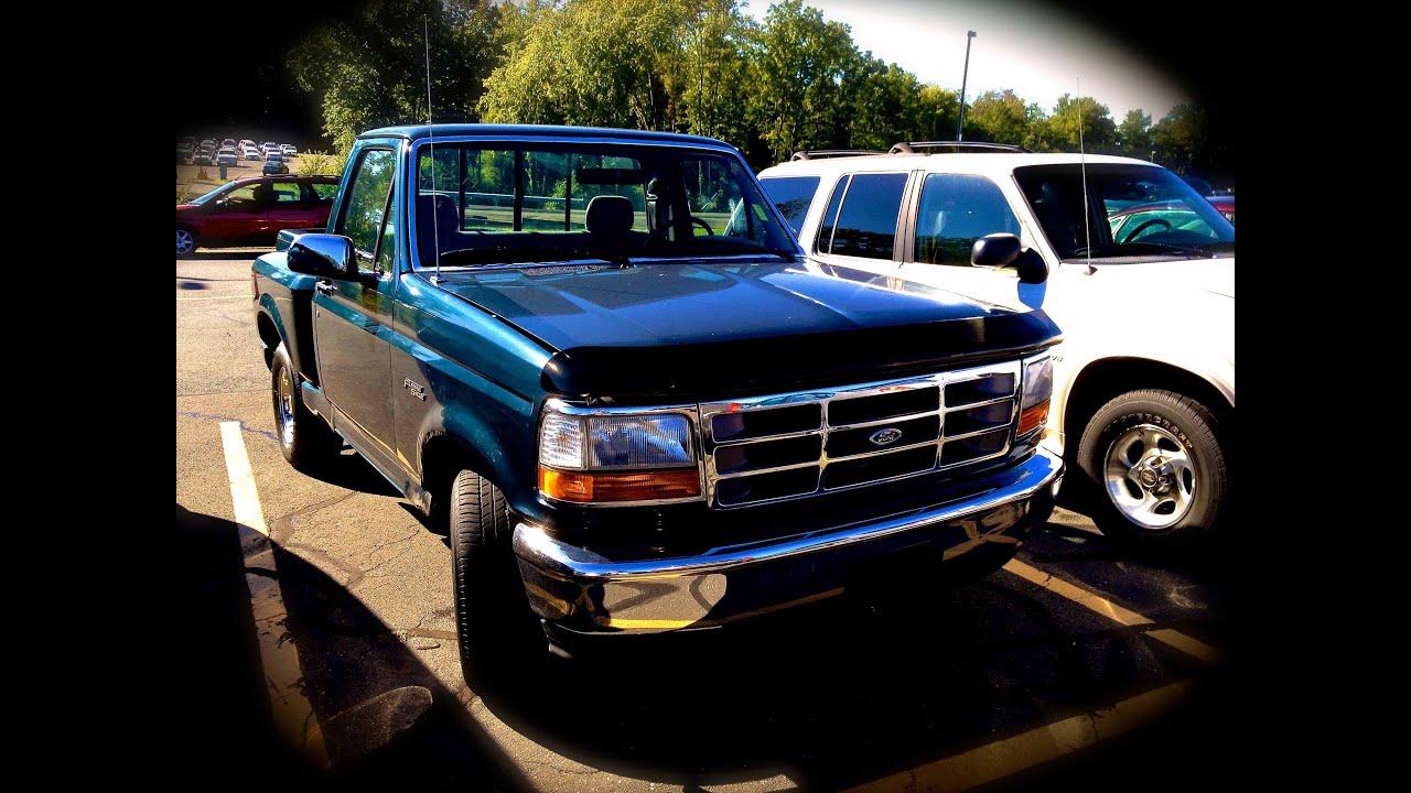 1995 Ford F-150 Flare Side 4.9L Straight-6 Start Up, Quick Tour, & Rev With Exhaust View - 118K
