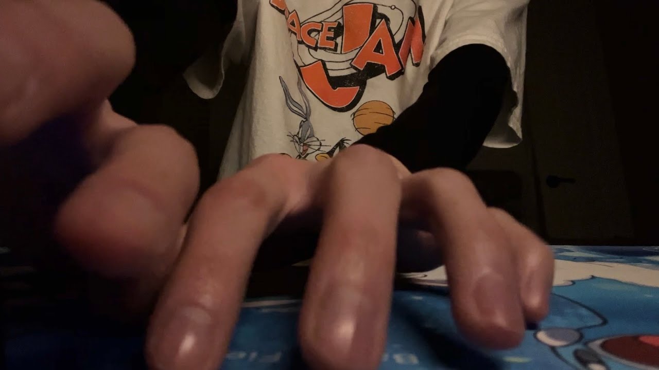 Anticipatory tapping towards you ASMR
