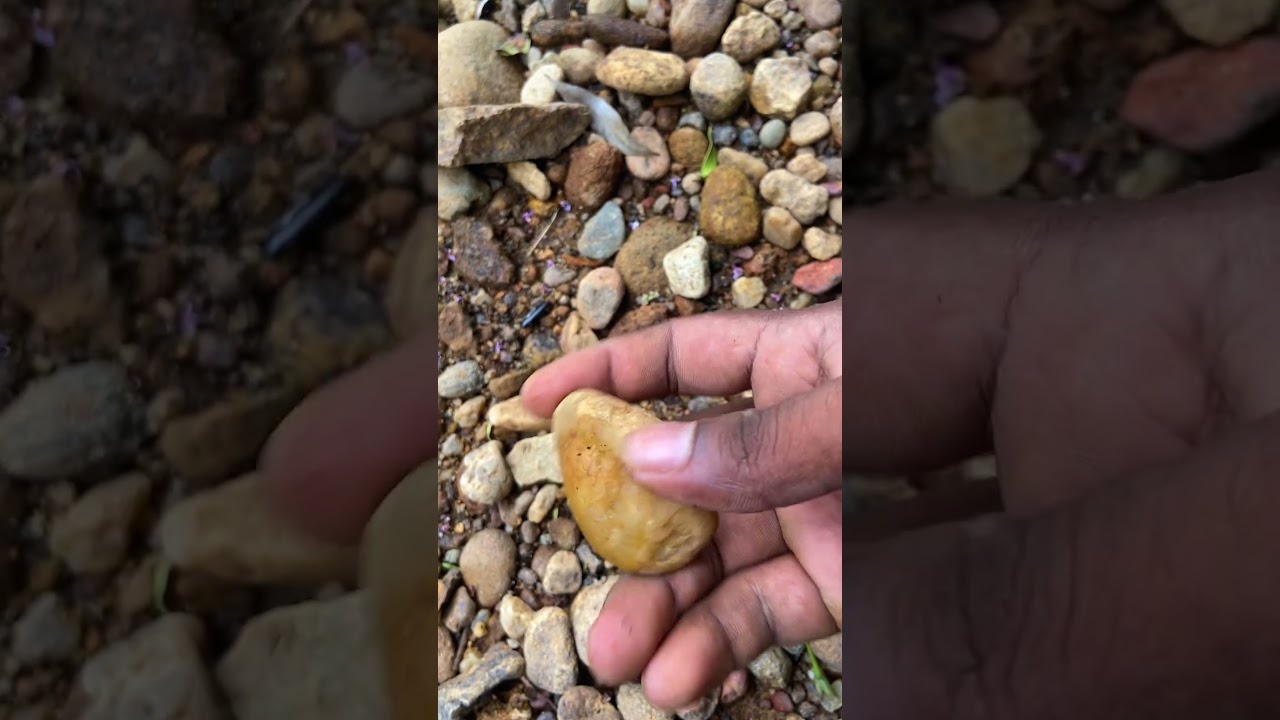 Look at the End &mdash; Is It Obsidian? Shiny Black Stone Reveal!