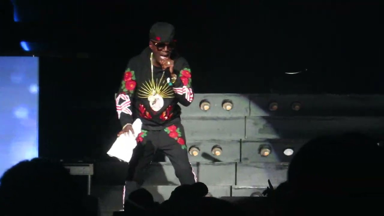 GUY LIVE IN DC