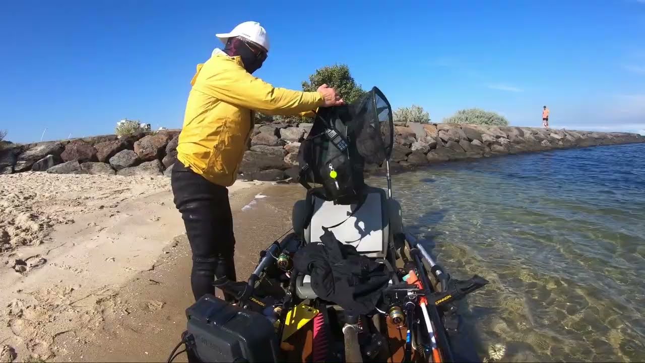 Port Melbourne Kayak Fishing, Catching Flatheads,Salmon,Pinky