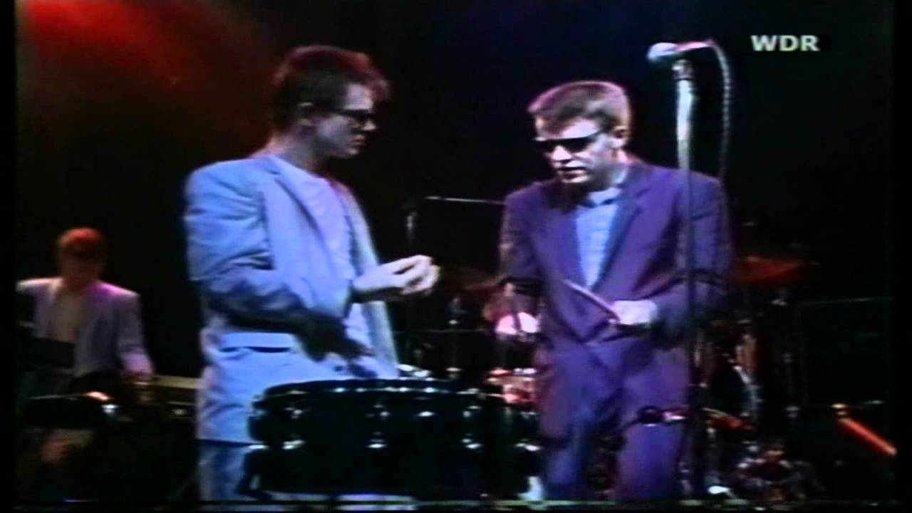 Madness (Hamburg 1981) [16]. Mrs. Hutchinson