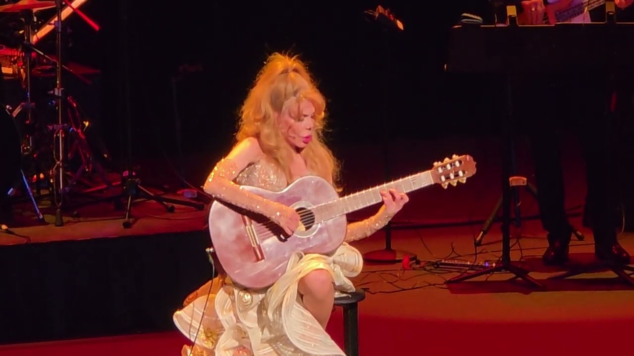 A snippet of Charo playing Malagueña on her guitar 1/31/26 Carpenter Center