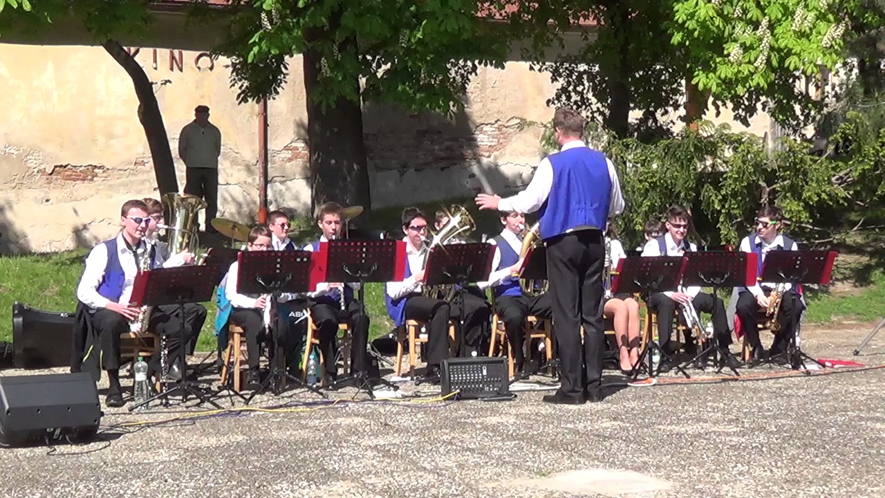 Dechová hudba ZUŠ Klobouky- Moravské buggy