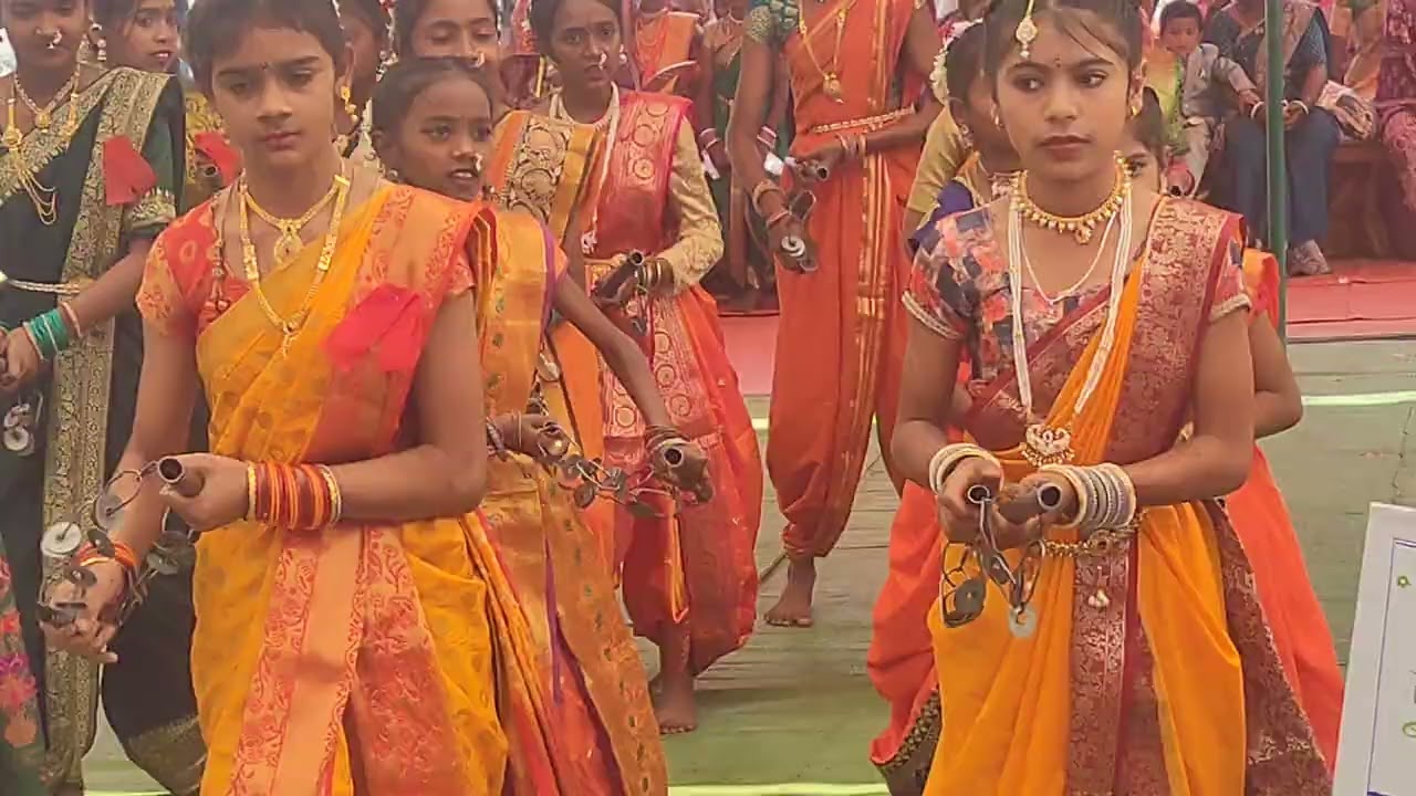 जि.प. शाळा मुंडीपार सडक येथील लेझिम न्युत्य