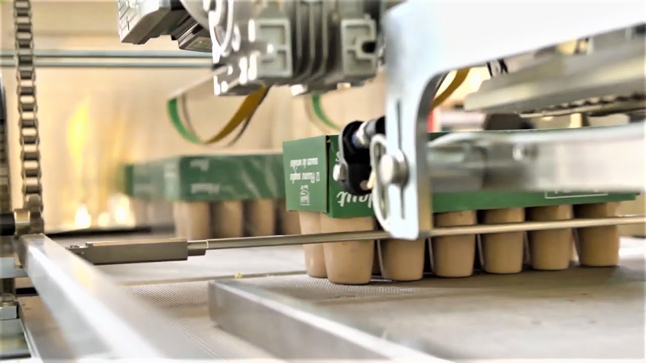 Групповая упаковка в термоусадочную пленку и лоток. Термоупаковочная машина PRASMATIC TC.