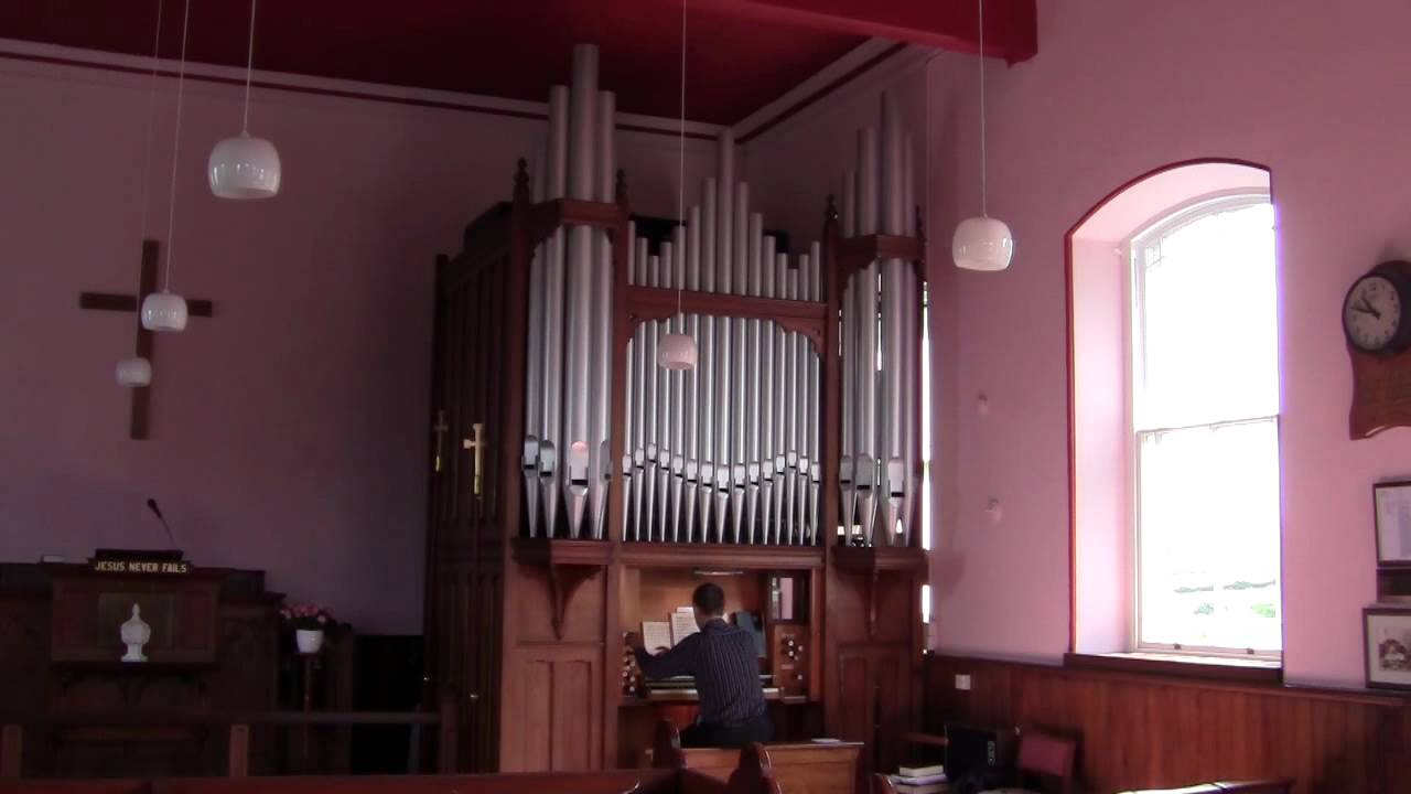 At the cross, her station keeping - Gravelhole Methodist Church, Royton, Oldham