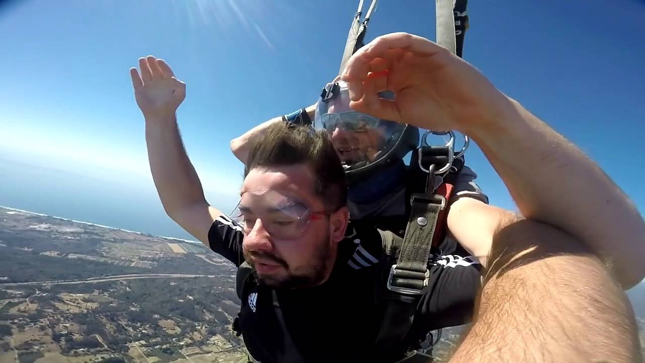 Simon and Eric go Skydiving with Skydive Surfcity in Claifornia