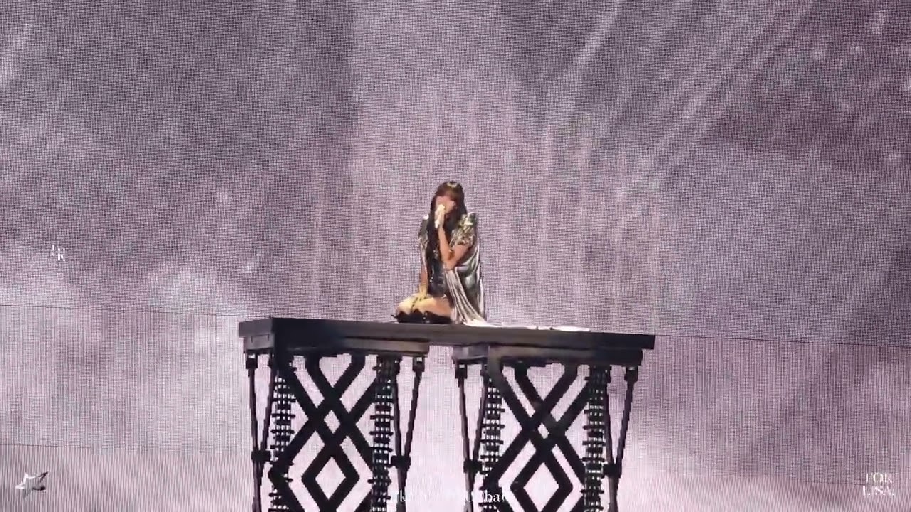 Lisa dream stage performance
