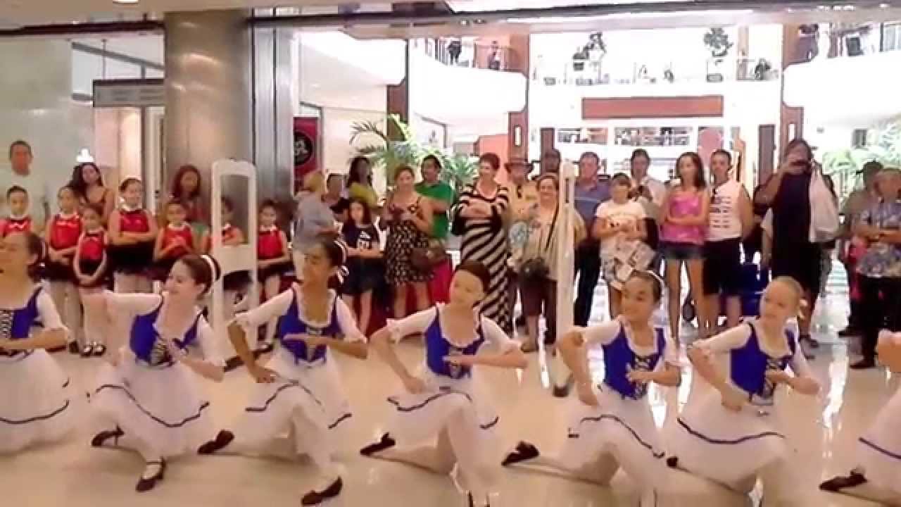 Character~Russian Spoon Dance