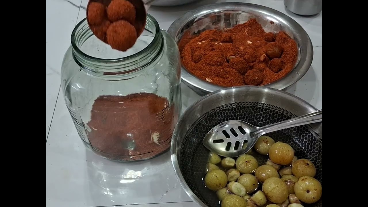 Usiri chintaka avakaya pachadi