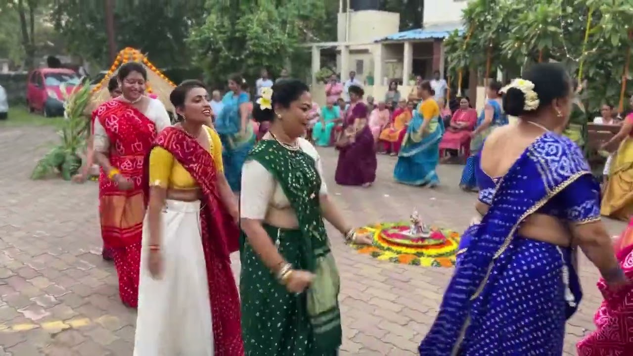 આવ્યા આવ્યા માના નોરતા રે... પ્રથમ વિજેતા શેરી ગરબો સુંદર ગુજરાતનો ભાતીગળ પ્રાચીન શેરી ગરબો #garba 