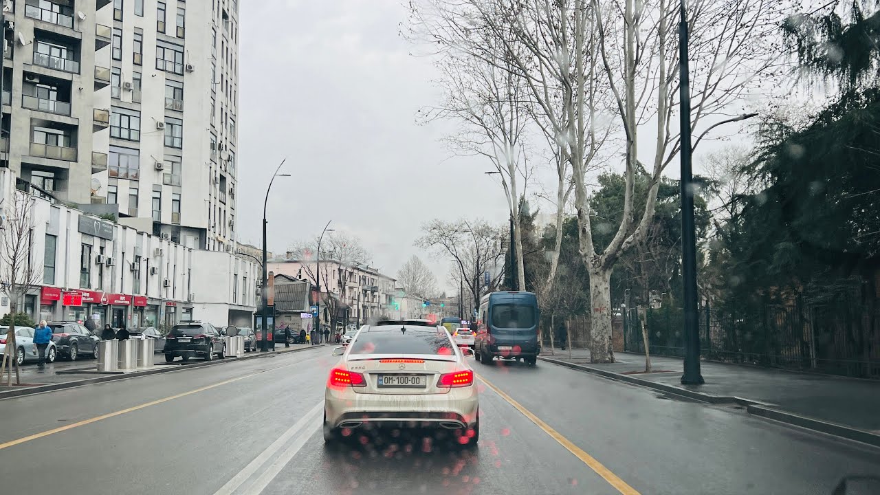 Тбилиси. С Исани на Авлабар. Дождь не мешает делам! Поездка на автомобиле.